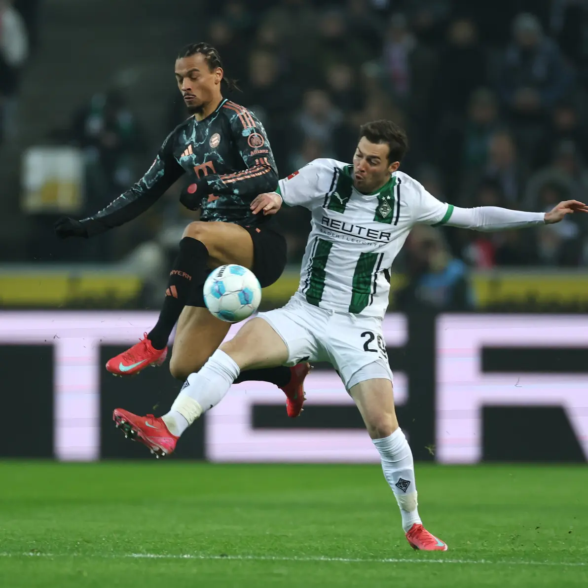 问鼎娱乐-转折点!门兴格拉德巴赫门线救险,美洲杯今夜攻防权衡,话题不断,球队文化被再次提及(门兴格拉德巴赫vs柏林联合)