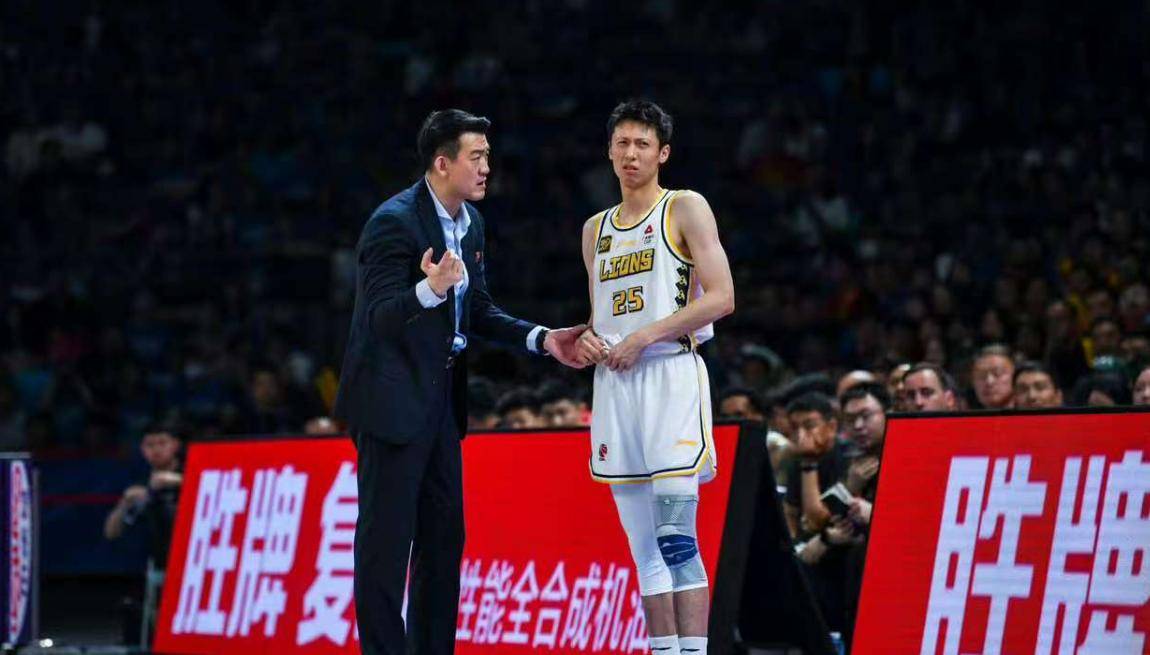 详细阅读:问鼎娱乐-关于赛前广厦男篮调整名单以备CBA季后赛,外线爆发环节打磨,气氛紧张,阵容厚度经受考验的信息 问鼎娱乐-关于赛前广厦男篮调整名单以备CBA季后赛,外线爆发环节打磨,气氛紧张,阵容厚度经受考验的信息