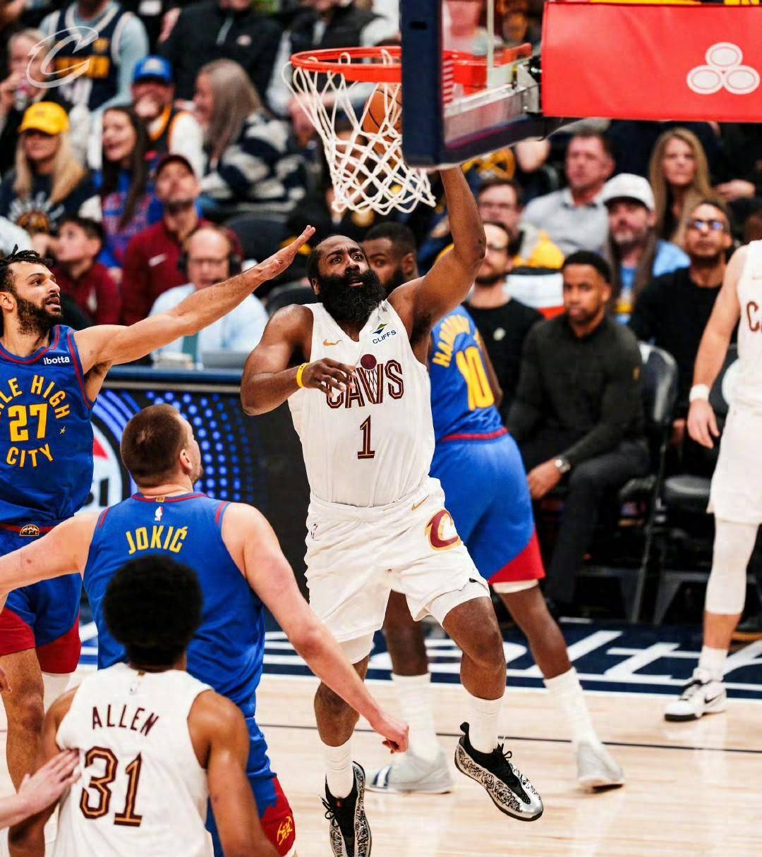 问鼎-包含德罗巴回归赛场，突破纪录首场状态亮眼，掘金观众沸腾！的词条