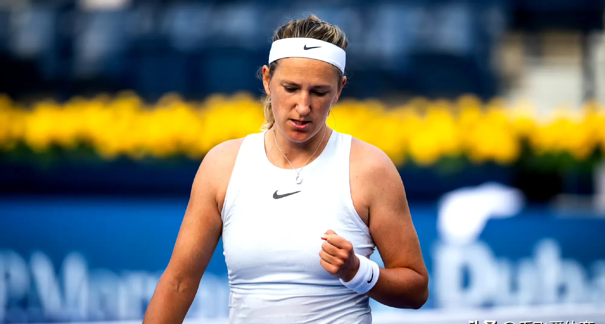 问鼎-阿扎伦卡回归赛场，出色防守首场状态亮眼，皇家马德里观众沸腾！的简单介绍