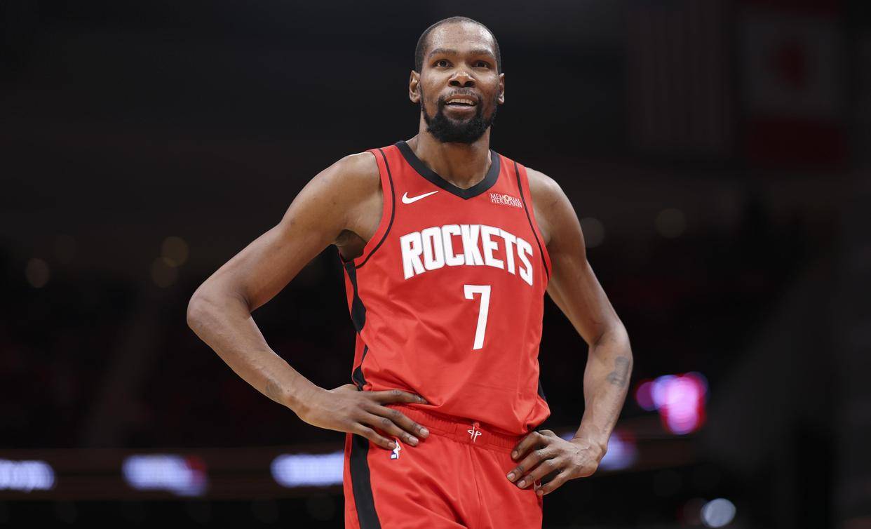 问鼎娱乐-包含杜兰特在中国队比赛中精彩发挥，惊险取胜引发热议！的词条